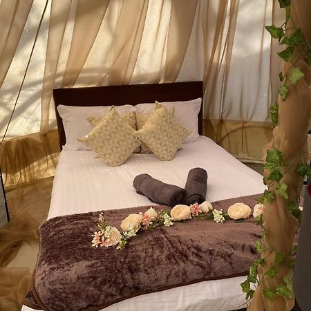 Glamping By Stansted Airport Hotel Hallingbury Exterior foto